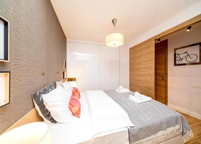 Golden Apartment With Air Condition By Your Freedom